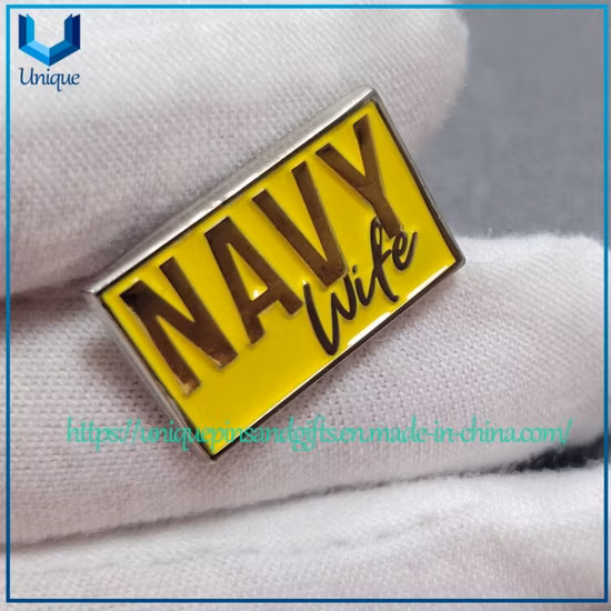 Échantillon gratuit de haute qualité 3D Gold Malaysia Navy Collar Pin